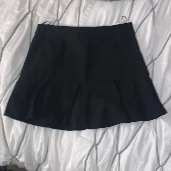 Zara ruffle mini skirt - Picture 2 of 5